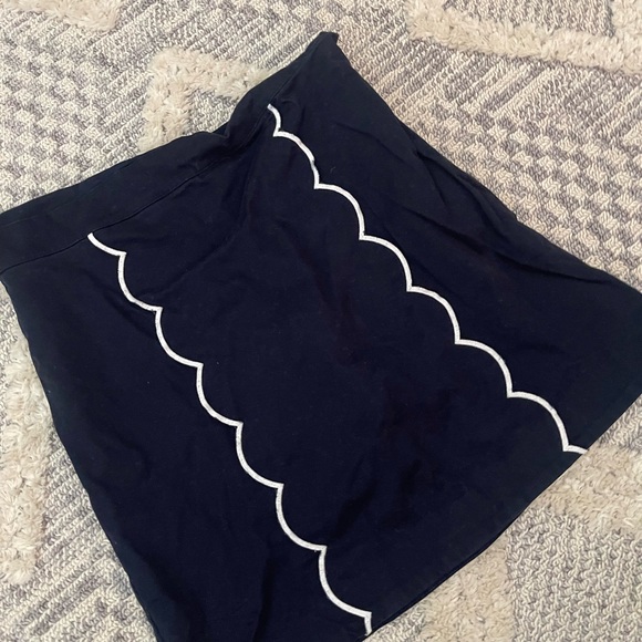 Crown & Ivy Preppy Navy Blue White Skort Skirt Size 2 - Picture 2 of 3